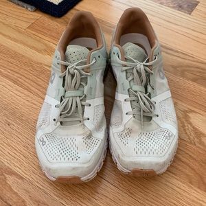 ON Sneakers size womens 8.5